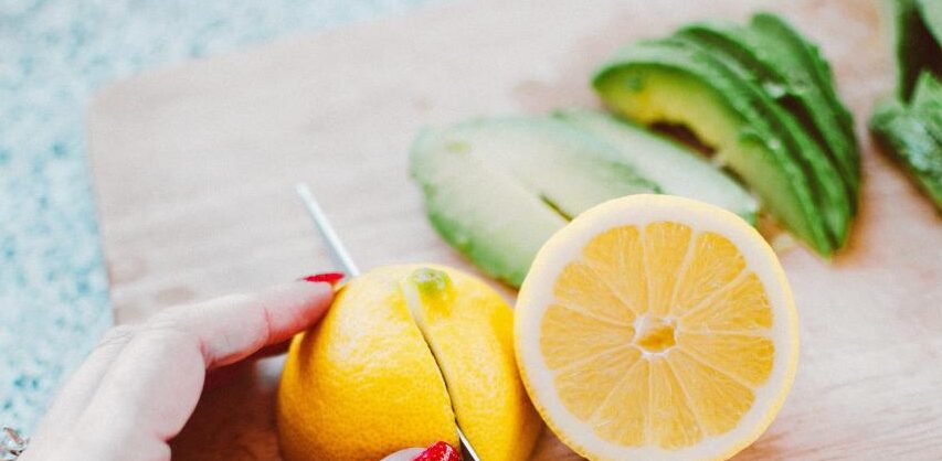 9 beneficios para la salud de consumir limones descubre el poder de la nutricin del limn